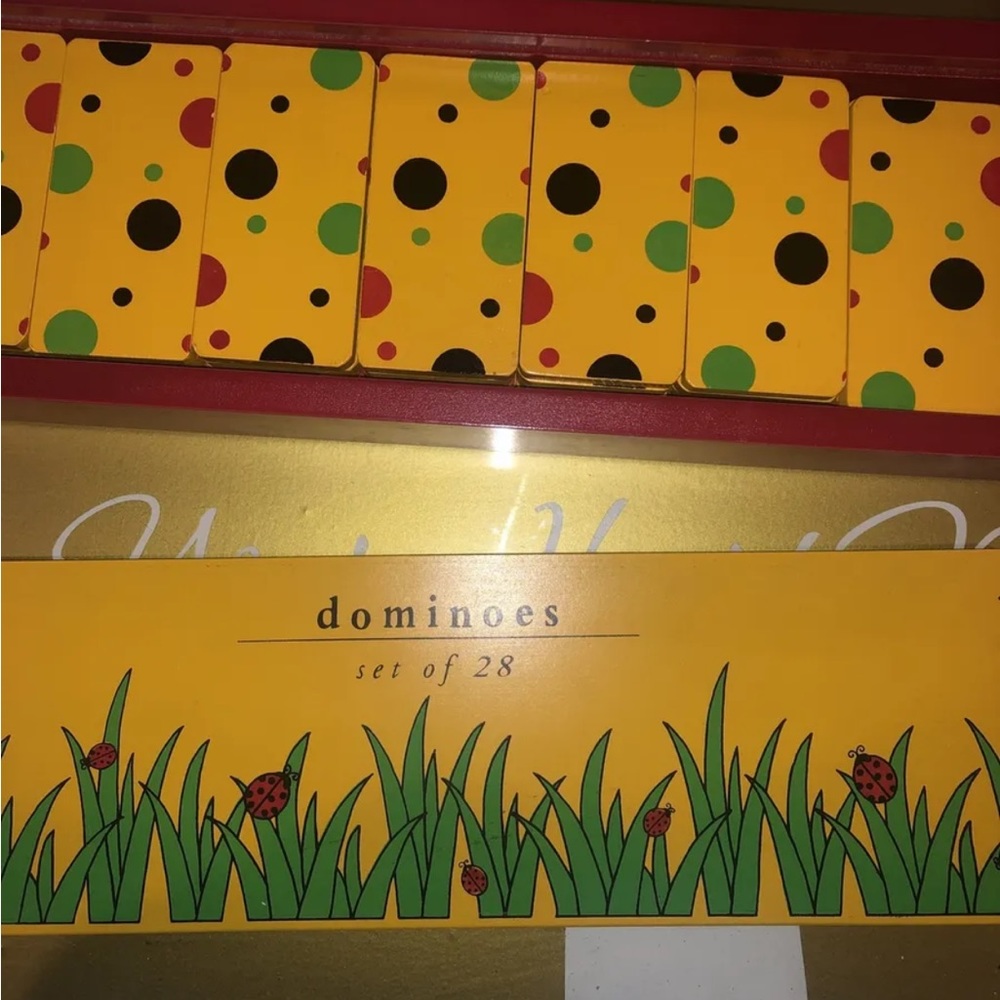 Pier 1 Dominos